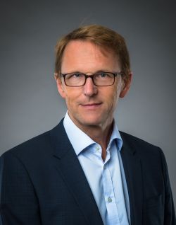 Dr. Andreas Holzapfel, Diplomkaufmann